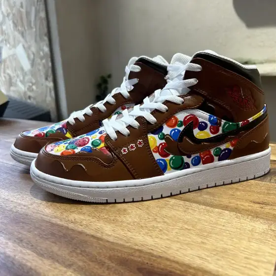 Air Jordan 1 Mid personnalisée à la main : bonbons et chocolat